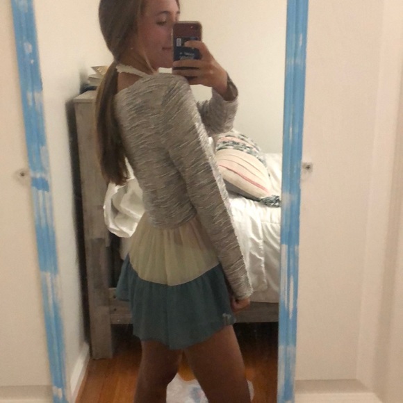 sweater - Picture 2 of 6